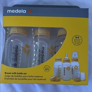 Medela Breast Milk Bottle Set